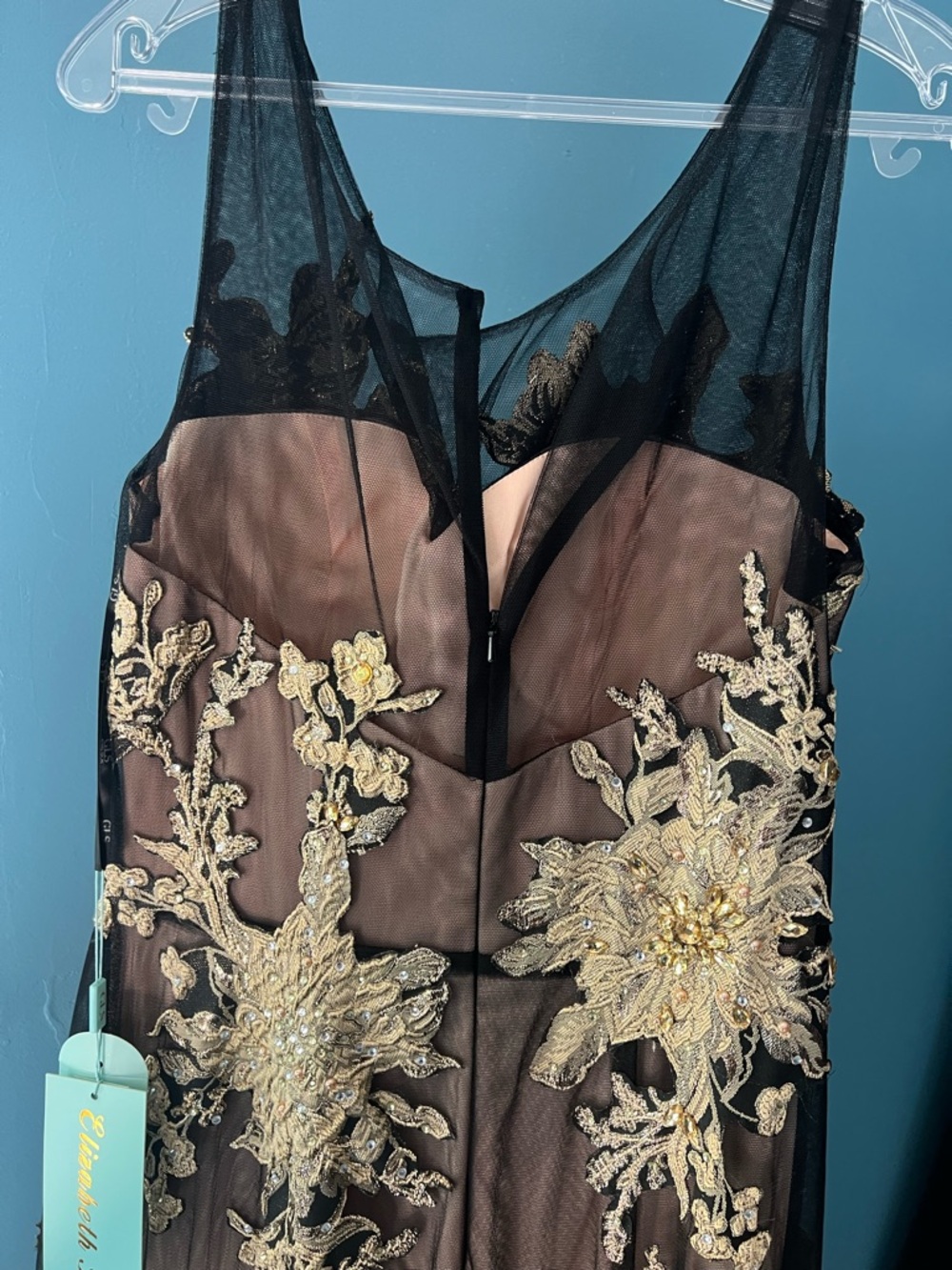 Black and Gold Backless Dress - Picture 12 of 17